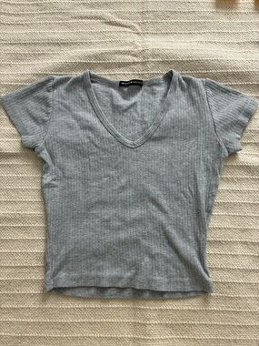 Brandy Melville Light Gray Ribbed V-Neck Short Sleeve Tee